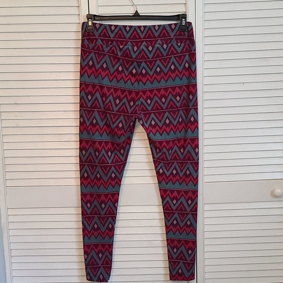 Lularoe Size-Tall & Curvy - Picture 2 of 2